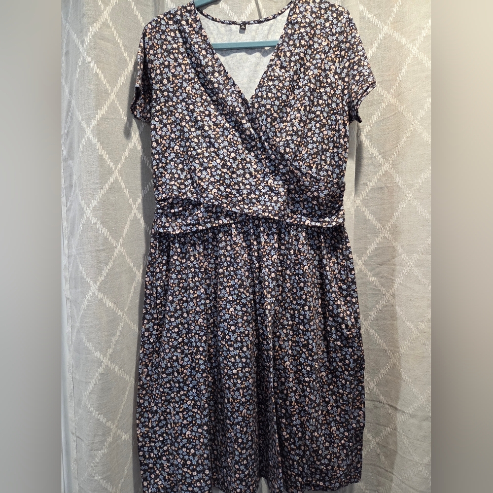Elegant Navy Floral Midi Dress